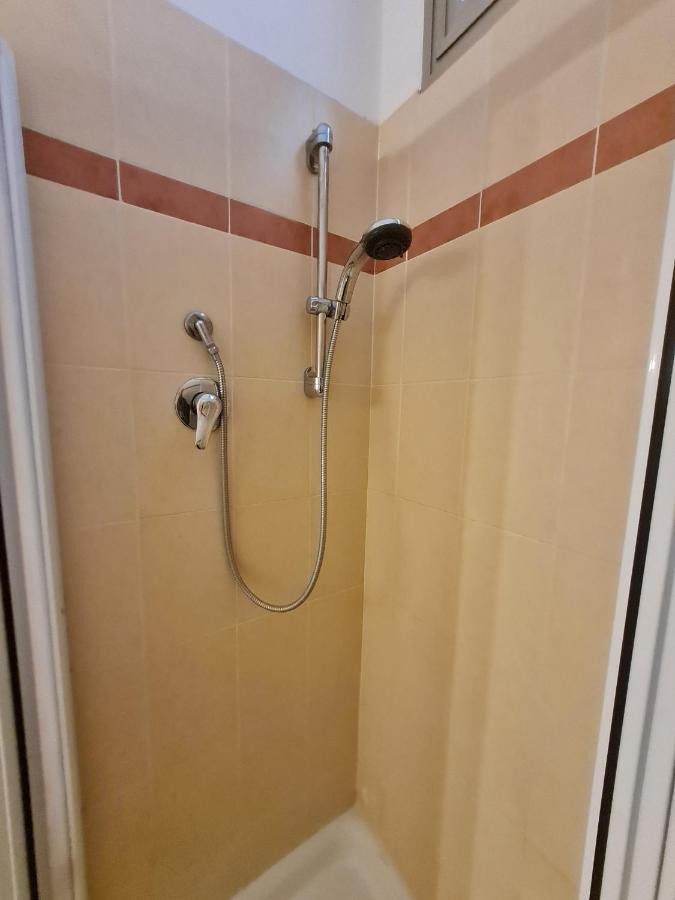 פסקיארה דל גארדה Panorama Apartment Peschiera מראה חיצוני תמונה
