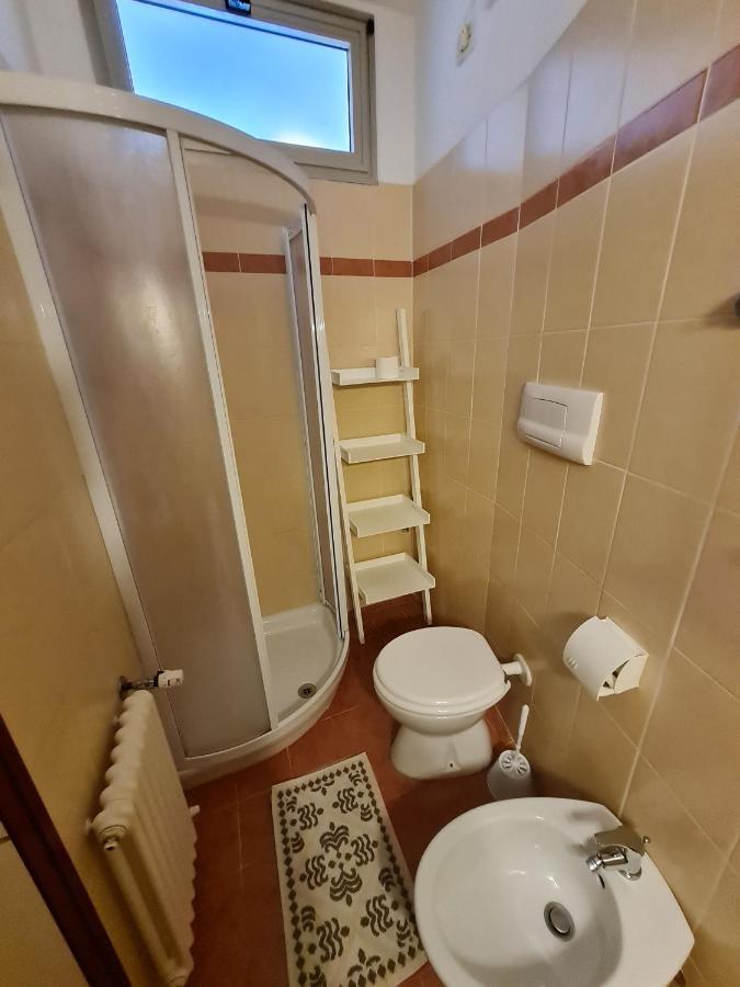 פסקיארה דל גארדה Panorama Apartment Peschiera מראה חיצוני תמונה