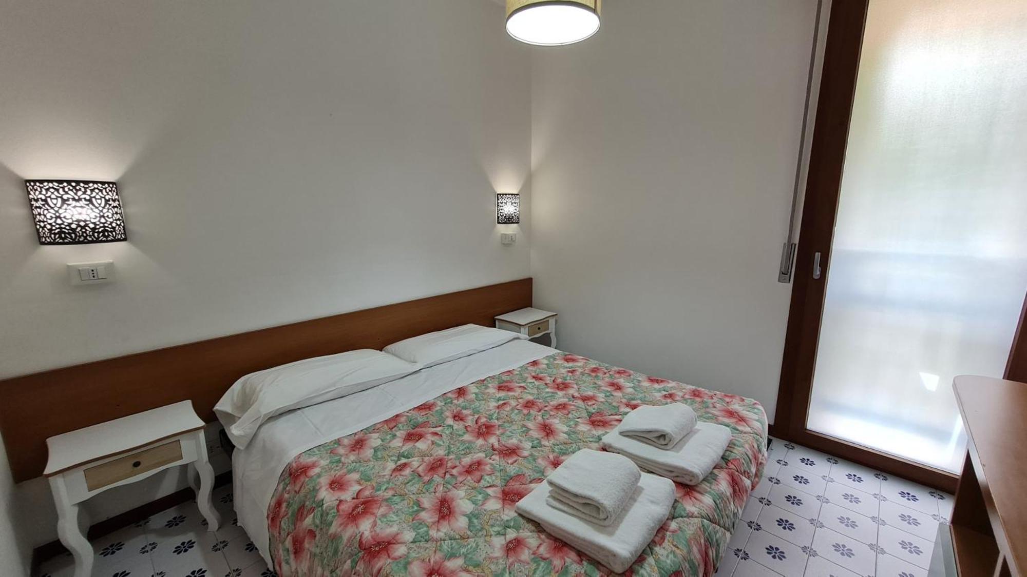 פסקיארה דל גארדה Panorama Apartment Peschiera מראה חיצוני תמונה