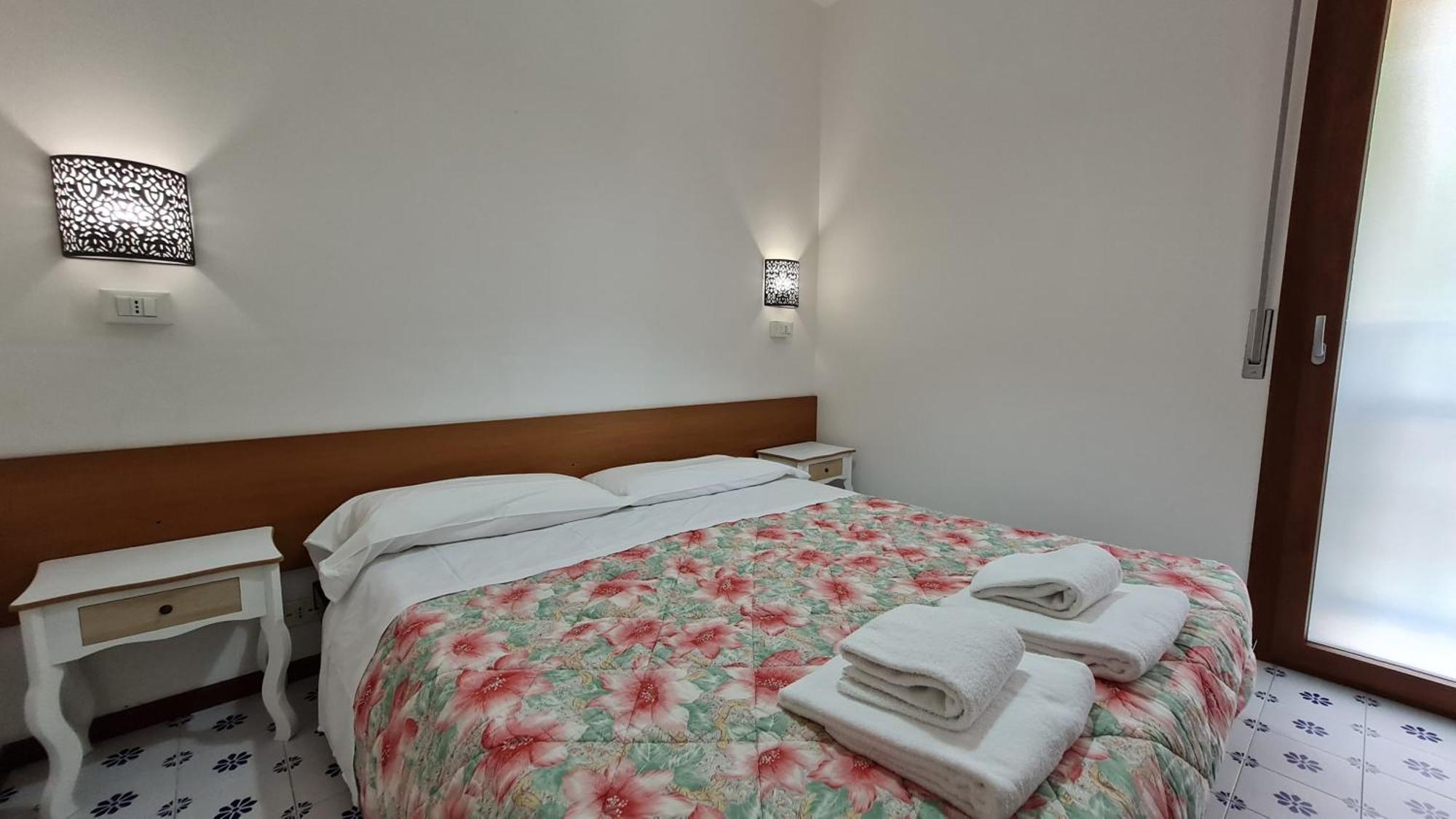 פסקיארה דל גארדה Panorama Apartment Peschiera מראה חיצוני תמונה